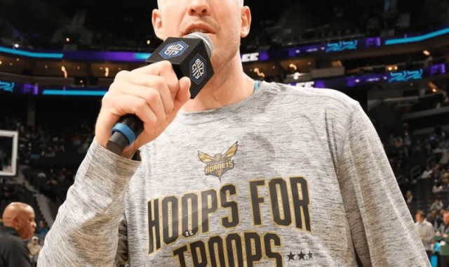 华体会体育下载-36岁生日快乐！NBA官方晒照为梅森-普拉姆利庆生